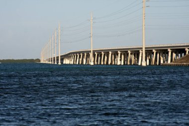Florida Keys görünümünde köprü