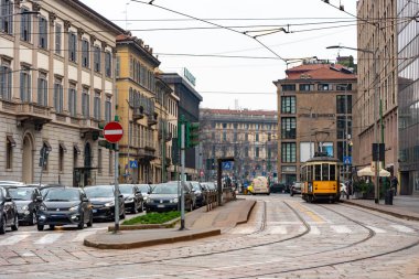 Milano sokaklarında tramvay
