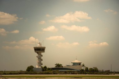 Hava Trafik Kontrol Kulesi Günbatımı Gökyüzü
