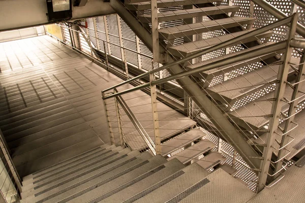 Escalera en la estación de metro — Foto de Stock