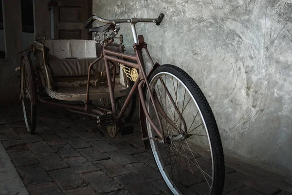 Thailand tricycle  vintage style — Stock Photo, Image