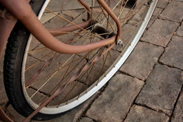 Részletes szüret kerékpár zár-megjelöl — Stock Fotó