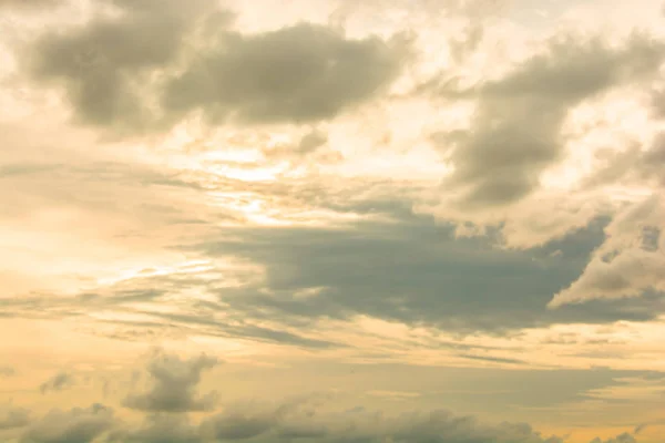 Ég, a felhők és a sunset.edit temp és split alakformálás — Stock Fotó