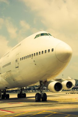 Yolcu uçakları havaalanında