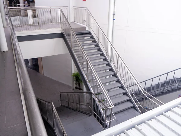 Sortie Secours Escalier Dans Bâtiment Moderne Moderne — Photo