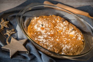 Piernik için kek hamuru (Erik reçelli Polonya Noel pastası ve 