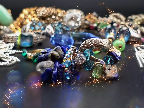 Sieraden Goud Zilver Smaragd Luxe Kostuum Vrouwen Accessoires Cadeau Blauw — Stockfoto