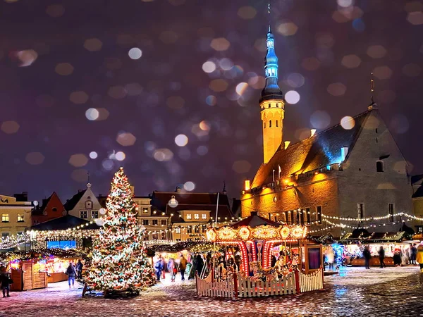 Рождество Таллинне Ночная Елка Городской Площади Праздник Таллинне Средневековый Город — стоковое фото