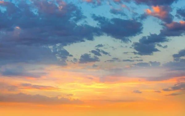 Atardecer Luna Fondo Hermoso Sol Cielo Sol Noche Nubes Skyline — Foto de Stock