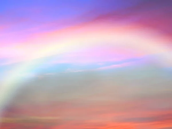 Regenbogen Bei Sonnenuntergang Rosa Und Blauer Himmel Flauschige Wolken Skyline — Stockfoto