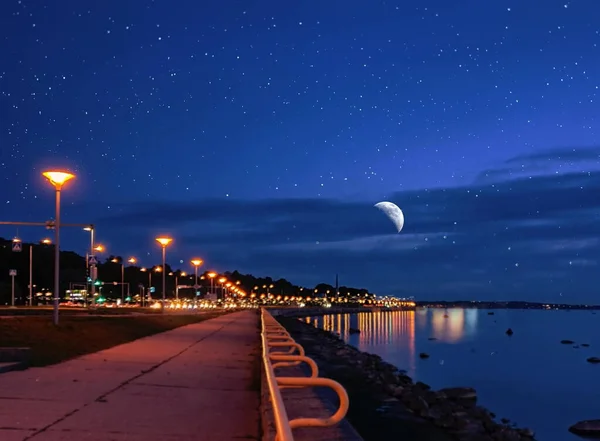 Beautiful Romantic Starry Night Full Moon Blue Sky Sea City — Stock Photo, Image