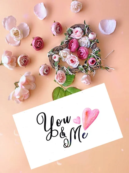 Souhaits Carte Fond Floral Rose Blanc Bouquet De Roses Corail Fleurs Blanches Espace De Copie Heureux Romantique Saint Valentin Amitie Fete Des Femmes Et Anniversaire Cartes De Vœux Citations Texte Salutations Souhaits Carte Fond Floral Rose Blanc Bouquet De Roses Corail Fleurs Blanches Espace De Copie Heureux Romantique Saint Valentin Amitie Fete Des Femmes Et Anniversaire Cartes De Vœux Citations Texte Salutations