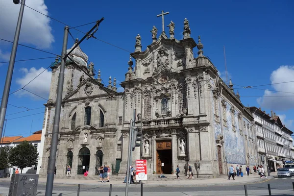 Oporto, Portugal-Septiembre 2016: Iglesia Carmelitas, Oporto — Foto de Stock