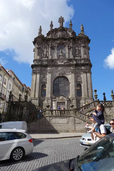 Oporto, Portugal-septiembre 2016: Fachada de los Clerigos, Oporto — Foto de Stock
