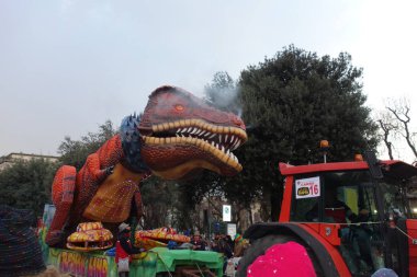 Verona, İtalya-Şubat 2018: karnaval geçit Verona şehir merkezinde, görüntü