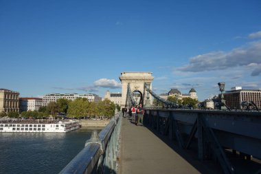 Budapeşte zincir köprü görünümü