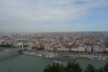 Tuna nehri ile Budapeşte 'nin panoramik manzarası