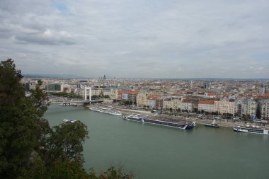 Tuna nehri ile Budapeşte 'nin panoramik manzarası