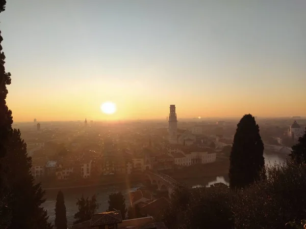 Puesta Sol Ciudad Verona Desde Castel San Pietro Italia — Foto de Stock