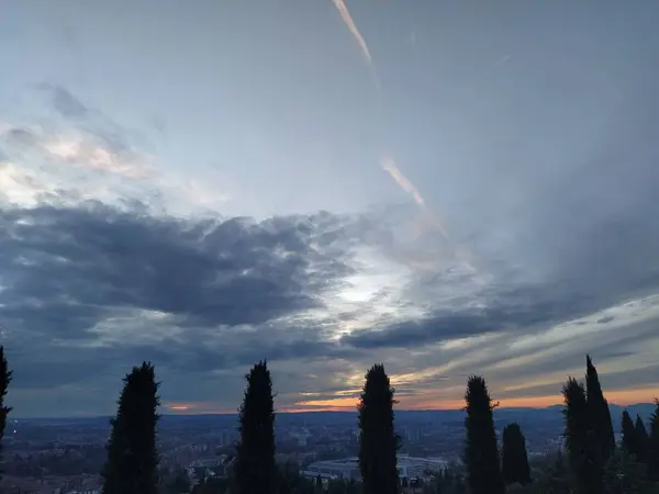 Cloudy Sunset Verona Town — 스톡 사진