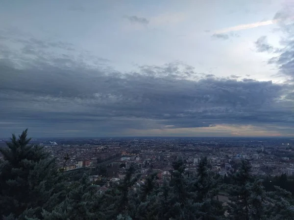 Pôr Sol Nublado Cidade Verona — Fotografia de Stock