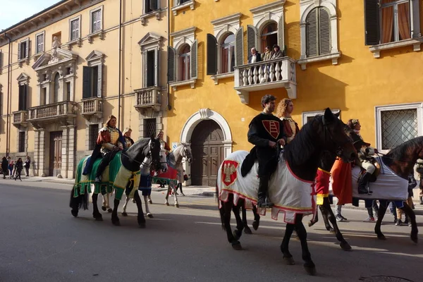 Verona Italie Février 2020 Chars Masques Défilent Lors Carnaval Vérone — Photo