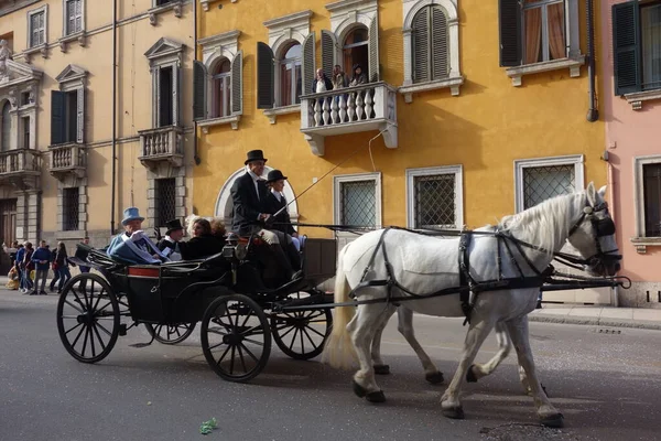 Verona Italie Février 2020 Chars Masques Défilent Lors Carnaval Vérone — Photo