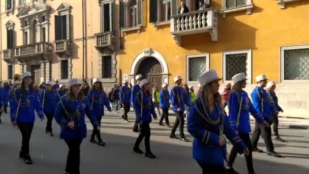 Verona Italy February 2020 Chariots Masks Parade Carnival Verona City — Stock video