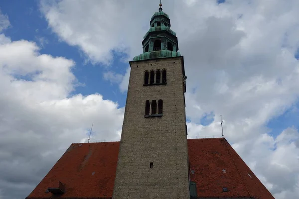 Garten Vor Der Kirche Maria Himmelfahrt Salzburg Wien — Stockfoto