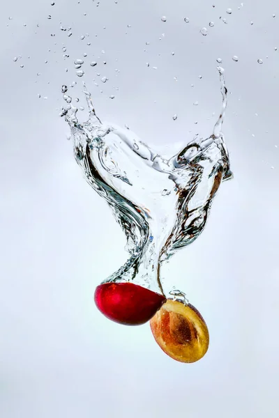 Fallende Pflaume Wasser Sehr Schöne Gischt — Stockfoto