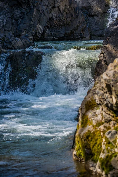 Schöner Wasserfall Aus Dem Fluss — Stockfoto