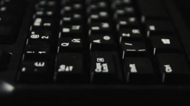 Siyah Rus klavye köprü