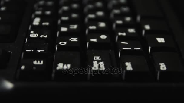 Schwarze russische Tastaturüberführung — Stockvideo