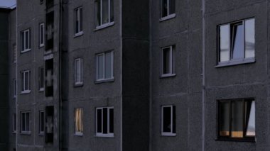 Zaman atlamalı çok öykülü konut güneş battıktan sonra Windows