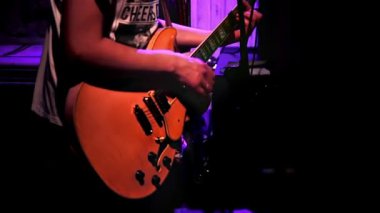 Gitarist çalış gitar konser sırasında