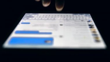 Tablet bilgisayarda sohbet metin