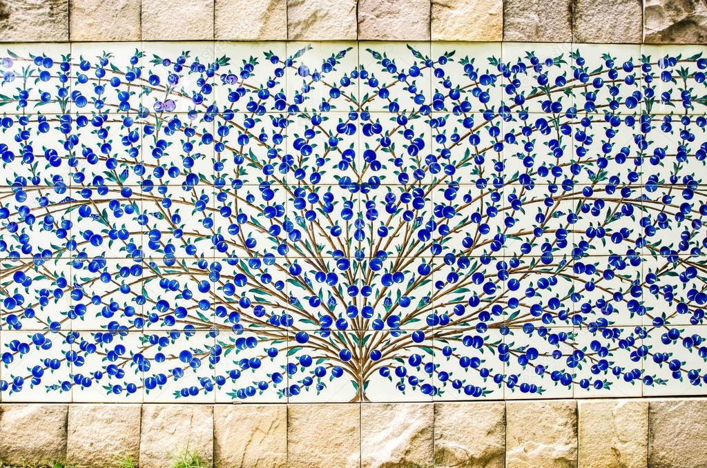 Decorative wall background in the public garden