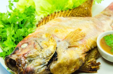 tuz ve vetgetable, Tay gıda ile karışık ızgara balık