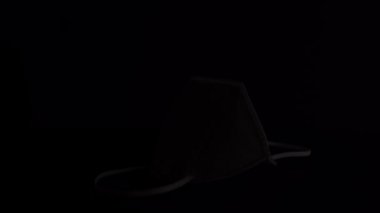 Koruyucu beyaz tıbbi maske. Kirlenmeye, virüse ve koronavirüse karşı maske