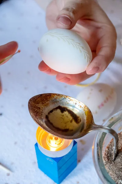 Female Hands Paint Easter Egg According Sorbian Tradition Needle Head — Stock Photo, Image