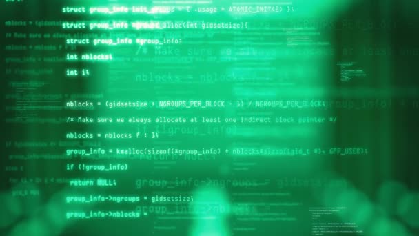 Grüne Blöcke abstrakten Programmcodes werden geschrieben und auf defokussiertem Hintergrund bewegt. Animation des Datenflusses. IT, Softwareentwicklung und Hacking-Konzept. verschlüsselter Sicherheitscode — Stockvideo
