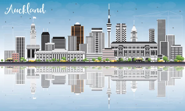 Auckland Skyline with Gray Buildings, Blue Sky and Reflections. — Stock Vector