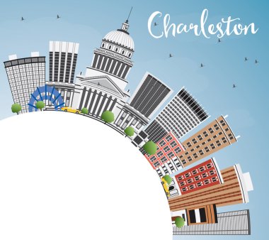 Charleston manzarası gri binalar, mavi gökyüzü ve kopya alanı.