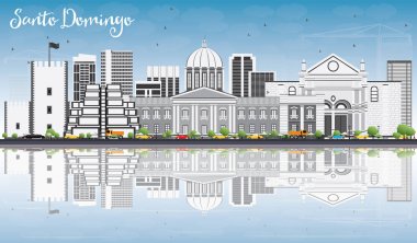 Santo Domingo Skyline gri binalar, mavi gökyüzü ile Reflecti