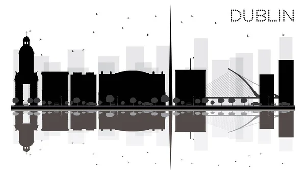 Skyline Dublin City silhouette in bianco e nero con riflessi . — Vettoriale Stock