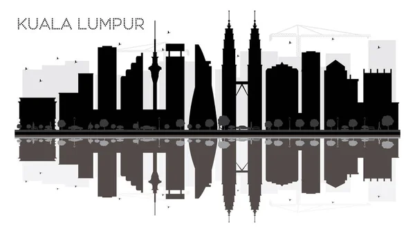 Kuala Lumpur City skyline fekete és fehér sziluettjét, tükrözve — Stock Vector