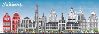 Antwerp manzarası gri binalar ve mavi gökyüzü ile.