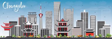 Chengdu manzarası gri binalar ve mavi gökyüzü ile.
