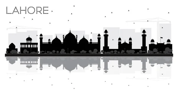 Línea del horizonte de Lahore City silueta en blanco y negro con reflejos . — Vector de stock