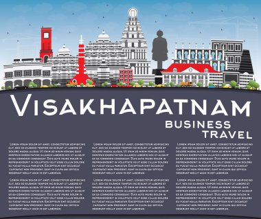Visakhapatnam manzarası gri binalar, mavi gökyüzü ve kopya Spa